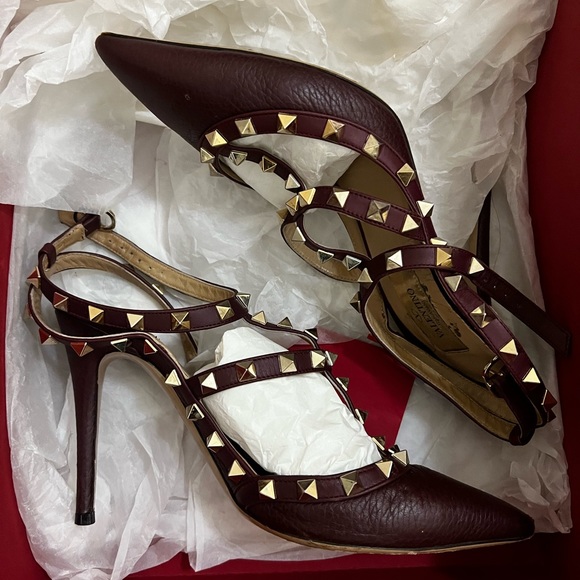 Valentino - Picture 1 of 7